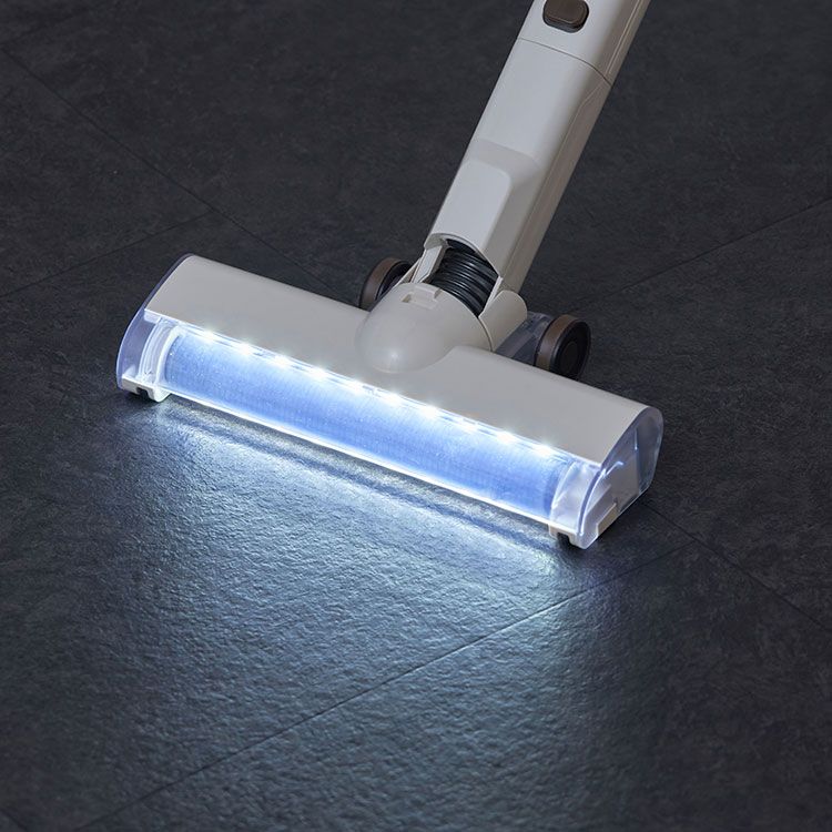 スタンドなしでも自立できる軽量な掃除機 自走式で軽い力でもぐんぐん進む