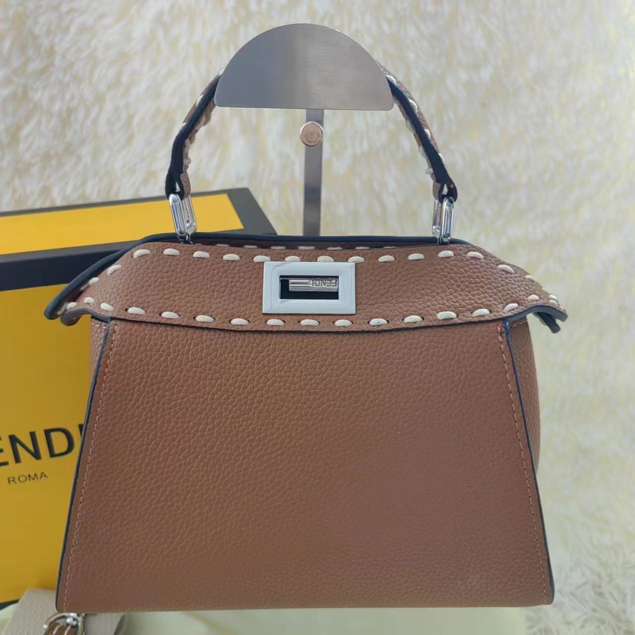 ✨極美品✨ FENDI ショルダーバッグ - メルカリ