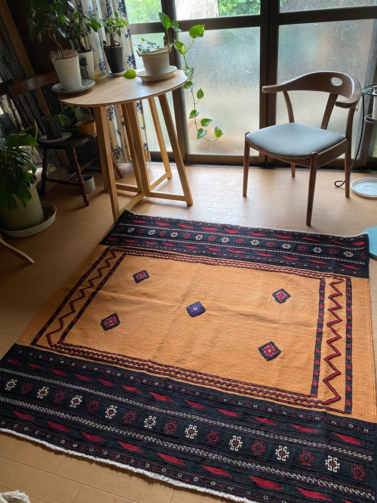 素敵で細かい織りグジャリ織り入りバルーチソフラをご紹介