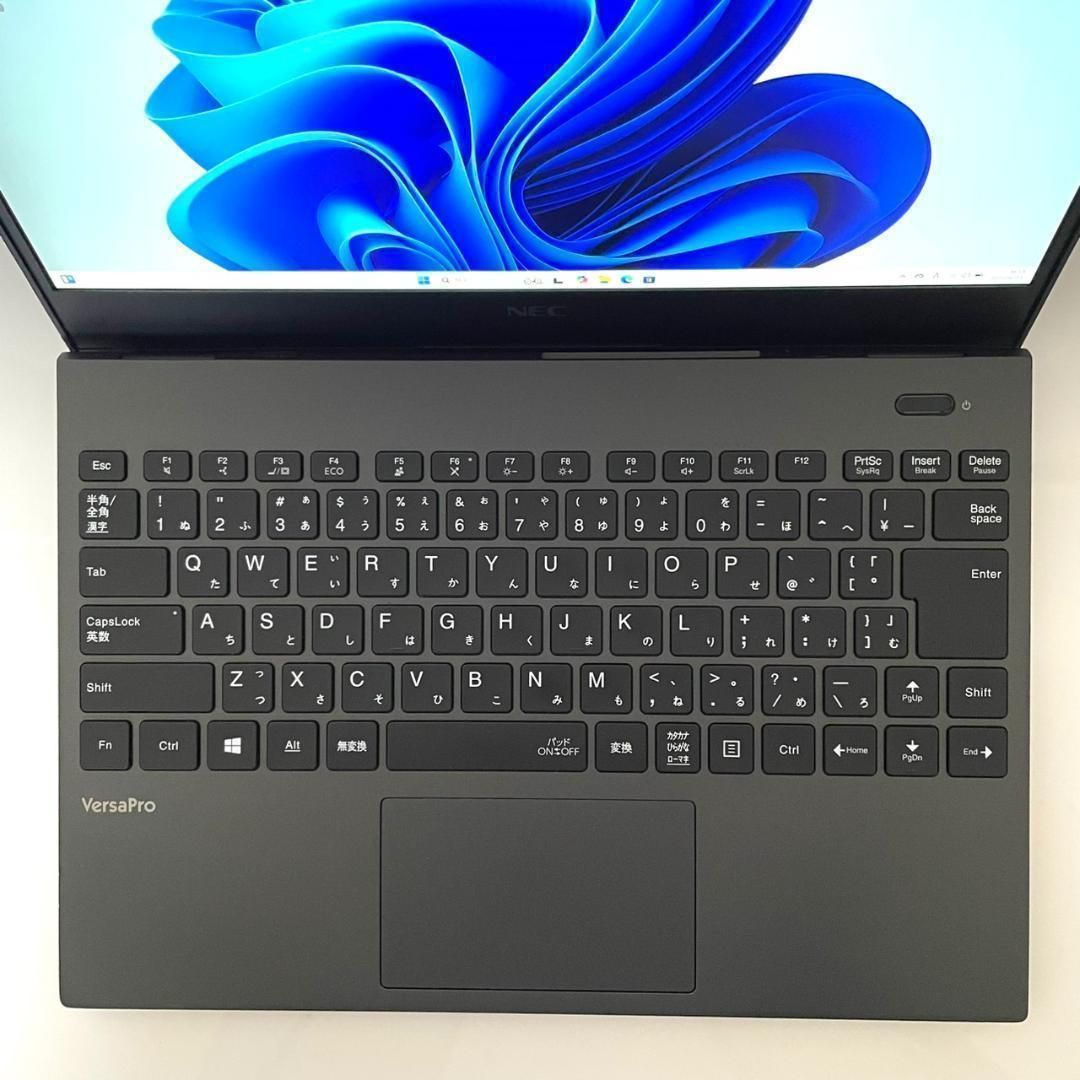 第10世代i7 2020年製 メモリ16GB 超軽量モデル NEC LL8 ☆第10世代☆ Corei7 2020年製 メモリ16GB 超軽量870g Win11Pro