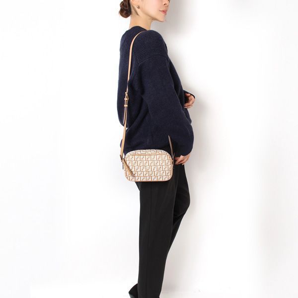 フェンディ FENDI ジャガードロゴ カメラバッグ【ベージュ】 8BS077