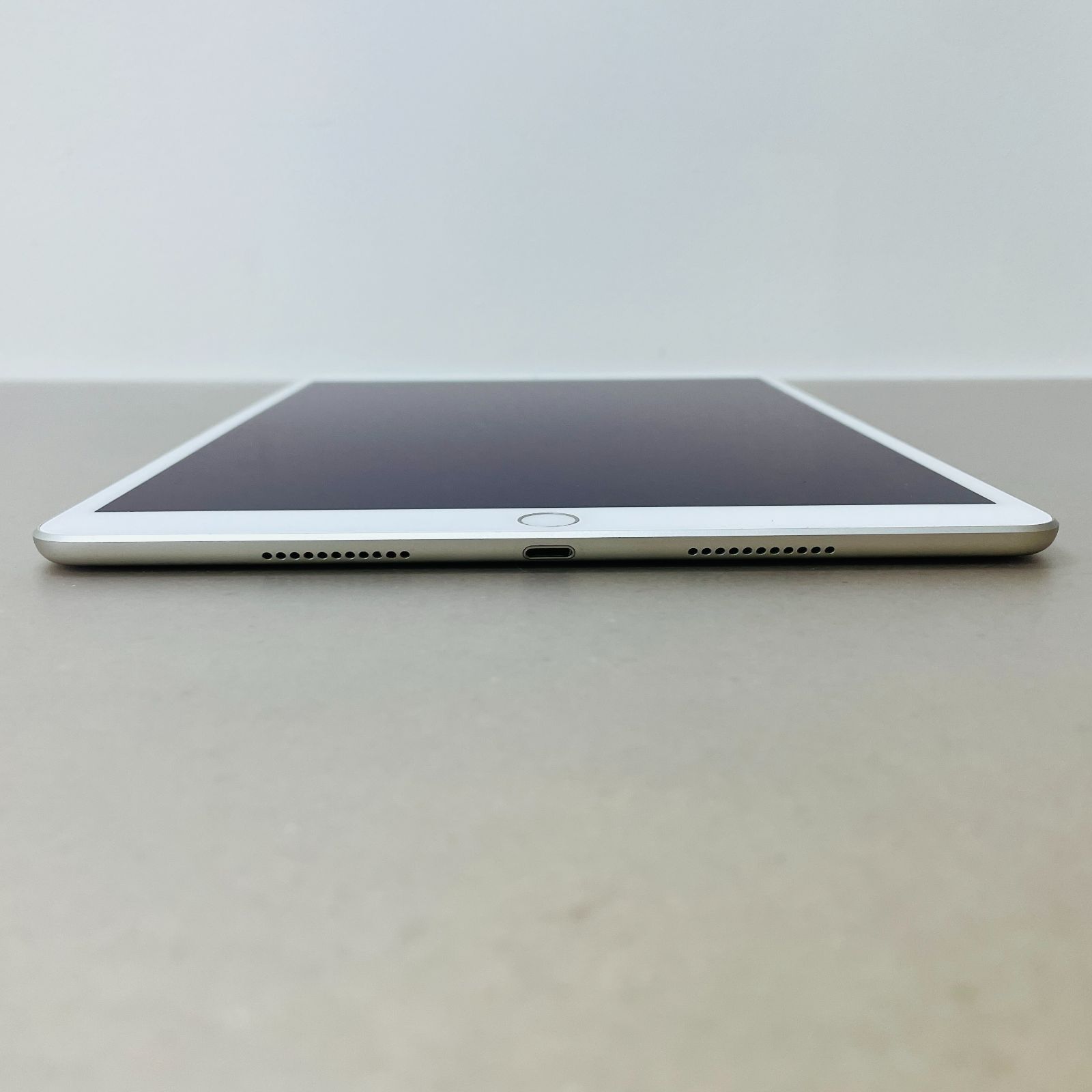 iPad Air 第3世代 Wi-Fiモデル 64GB MUUK2J/A シルバー C3254 60サイズ発送