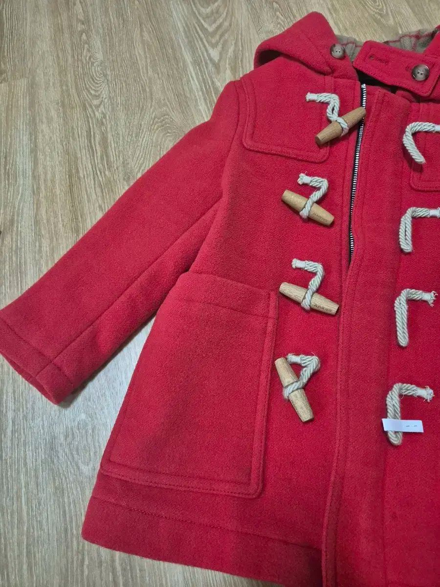 バーバリーキッズ 赤 トグルボタン コート 6 y