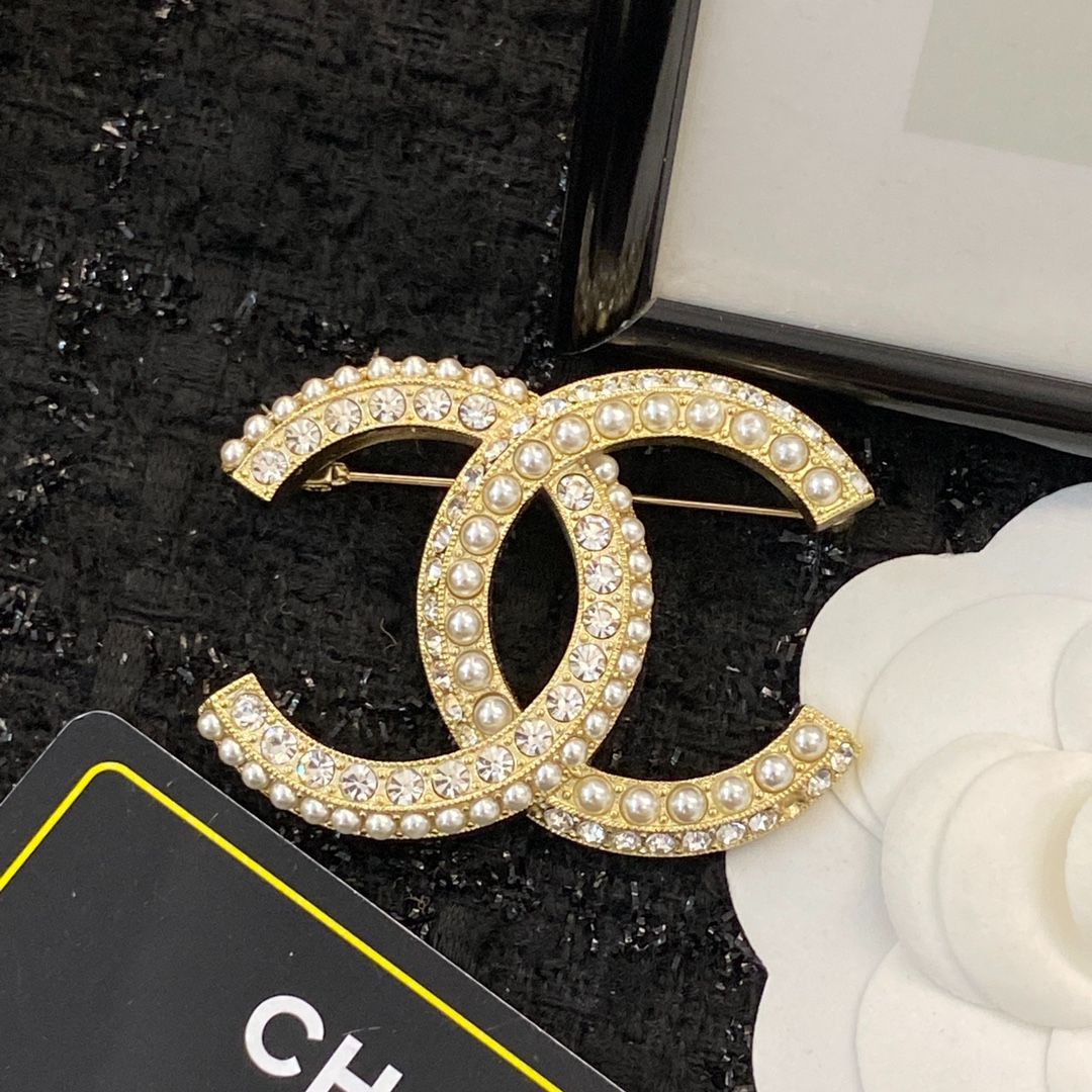 今日 Chanel シャネル ヒットモデル ブローチ