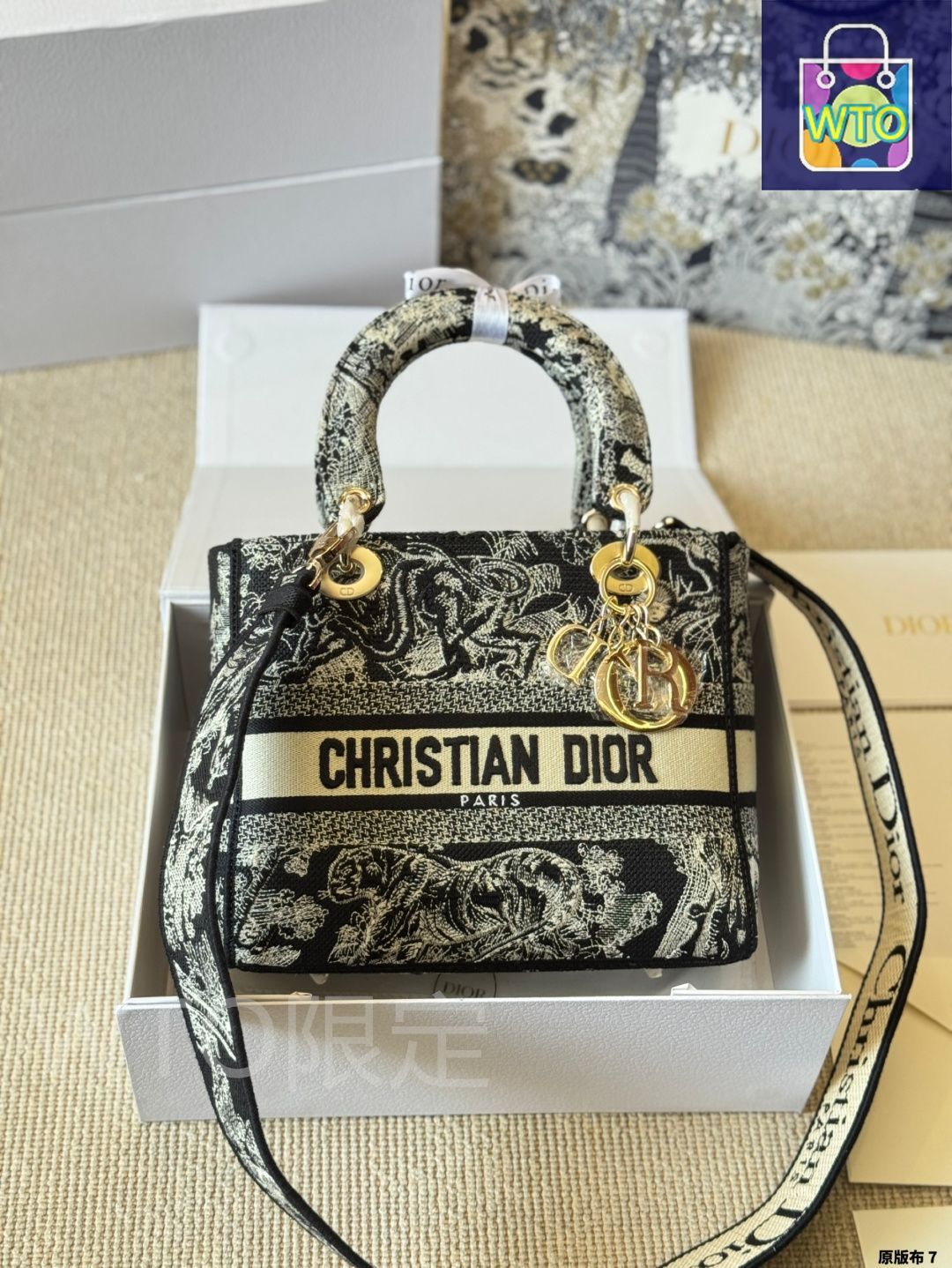 DiorLadyD-Lite【美品】【新品・未使用】 今日特価】Dior ディオール レディーD-Liteシリーズ 立体感豊か
