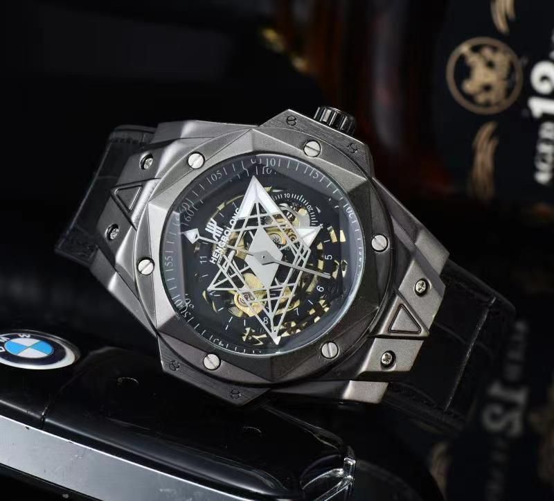 スケルトン美学 HUBLOT ビッグバン 2021 メンズ腕時計｜自動巻き×イタリアンレザー｜強化ミネラルガラス|実物撮影｜ ｜