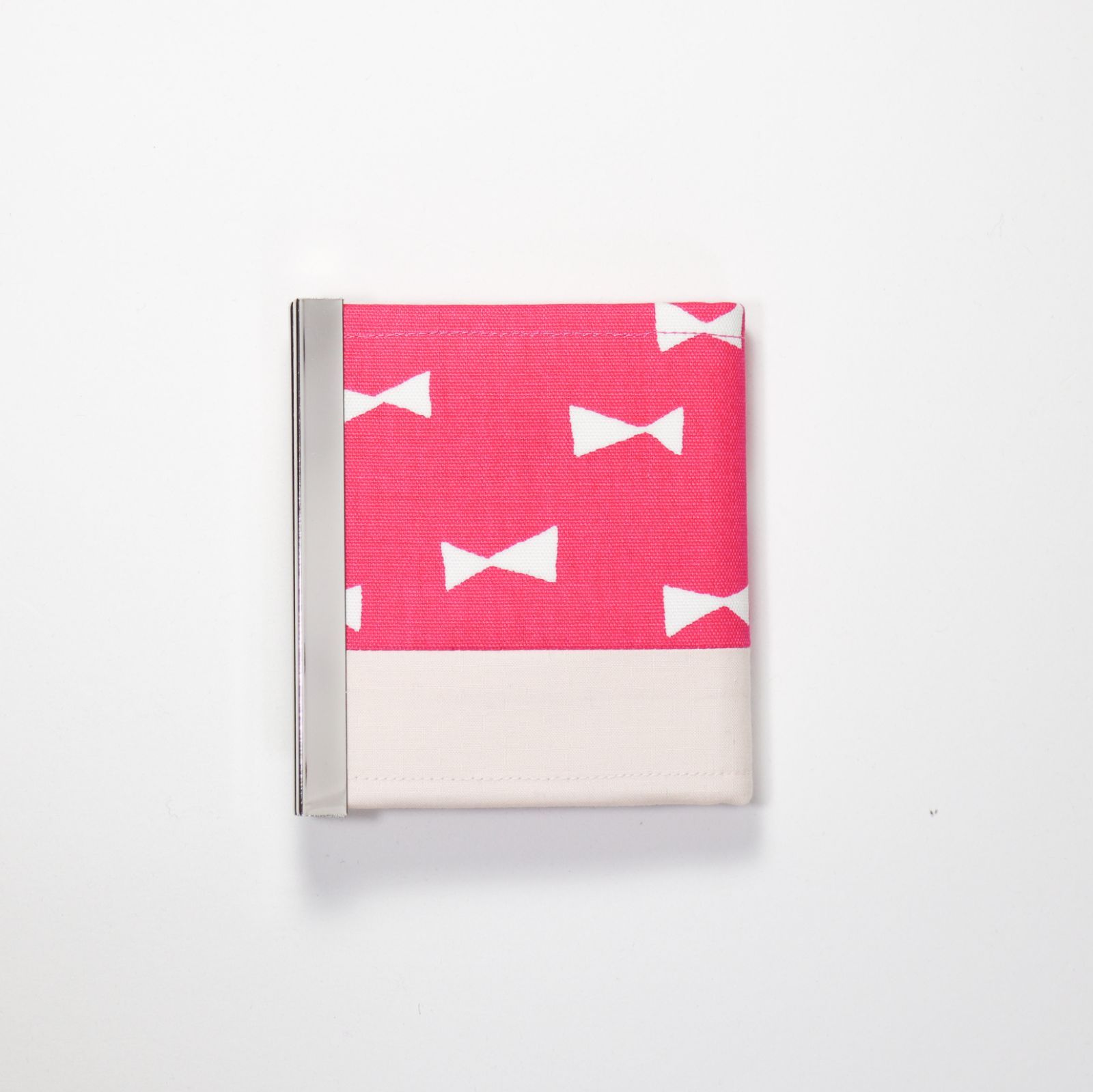 rib.P】コンパクト 色変更可 直線口金の二つ折り財布 北欧柄 ピンク