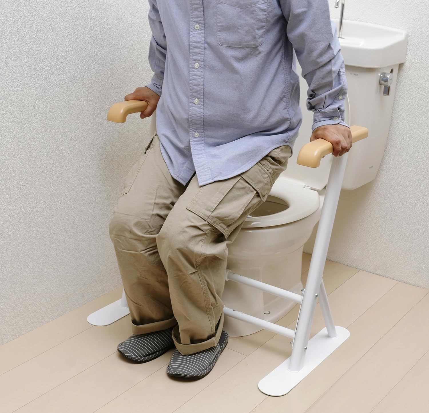 Vアイリスオーヤマ トイレ手すり5段階調節 置くだけ ホワイト 楽天市場】アイリスオーヤマ トイレ手すり 5段階調節 置くだけ
