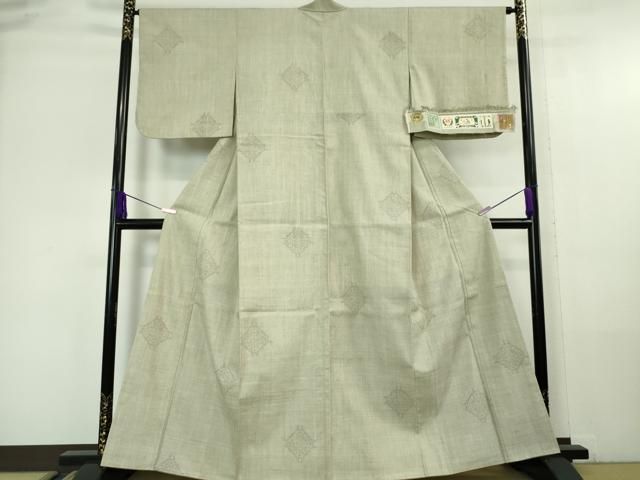 平和屋着物■極上　本場結城紬　重要無形文化財　奥順謹製　80亀甲　飛び亀甲柄　雪輪蝶文　証紙付き　逸品　未使用　DZAB0800kh5 平和屋着物□極上 本場結城紬 重要無形文化財 奥順謹製 80亀甲