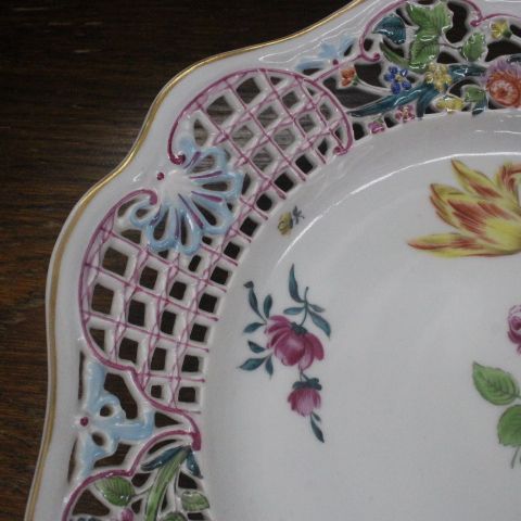 オールドマイセン 22金マルコリーニ花皿 オールドマイセン 22金マルコリーニ花皿 - メルカリ