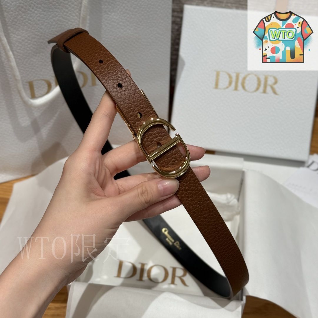 美品 ディオール サドルポーラベルト Dロゴ 全長87 幅12cm サイズ75 美品 ディオール サドルポーラベルト Dロゴ 全長87 幅12cm サイズ75