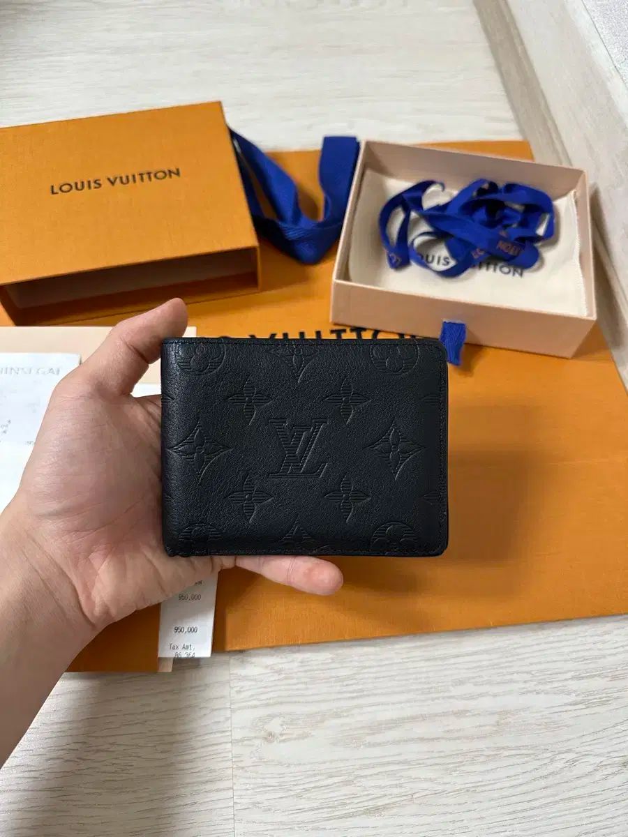 【美品】LOUIS VUITTON モノグラム・シャドウ 2つ折り財布 LOUIS VUITTON ルイヴィトン 2つ折り財布 Louis Vuitton