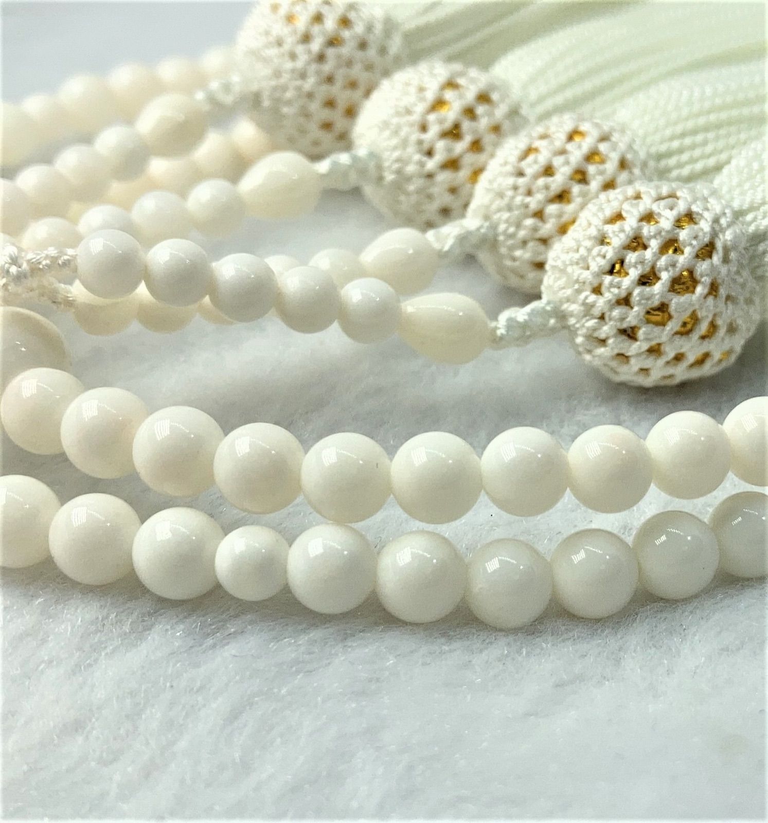 清楚な白珊瑚百八珠念珠 全ての宗派で使用可能 女性用 10253みろく堂 