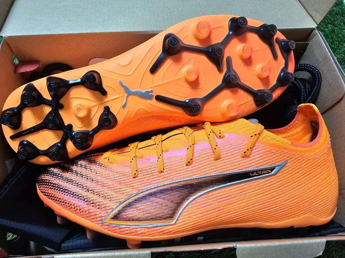 プーマ ウルトラ6 MG Hot Pursuitパック