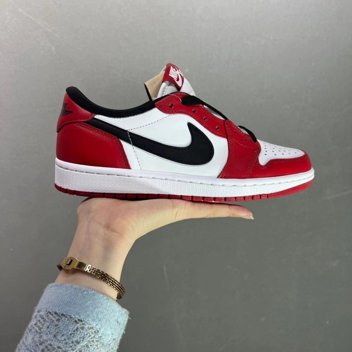 ナイキ NIKE AIR JORDAN 1 LOW DD9315-600 箱付 男女兼用><