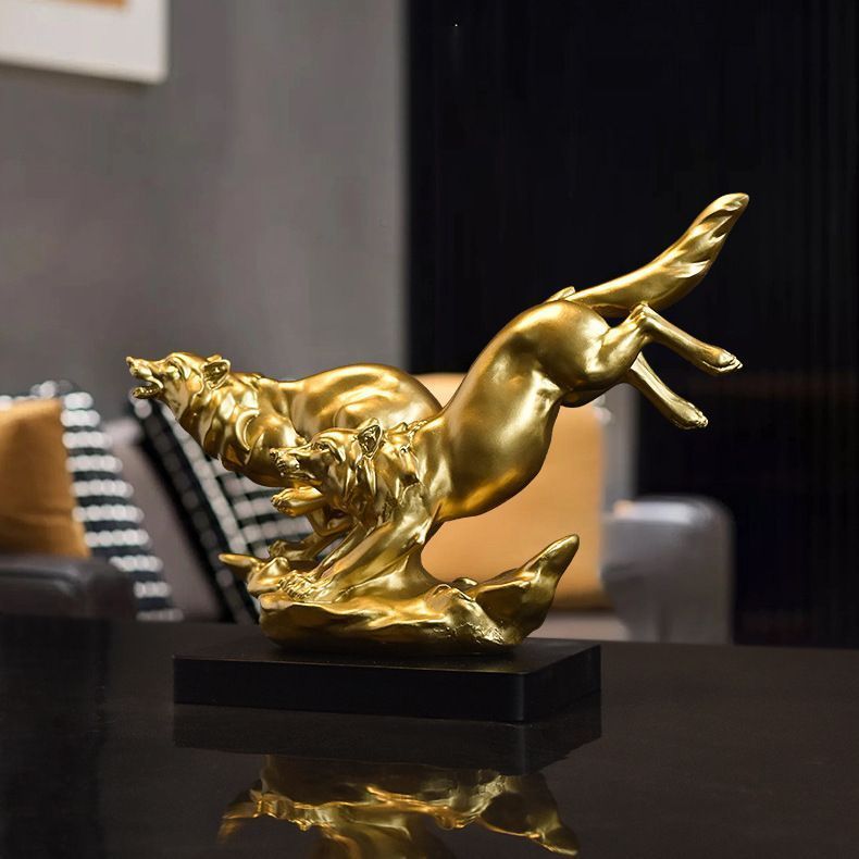 インテリア雑貨 置物 オブジェ 狼 オオカミ ウルフ ゴールド 動物 フィギュア 北欧 プレゼント ギフト 卓上 玄関 おしゃれ インテリア 小物 高級感 ラグジュアリー デスク テーブル 棚 アート 開運グッズ 縁起物 金運アップ かっこいい カッコいい