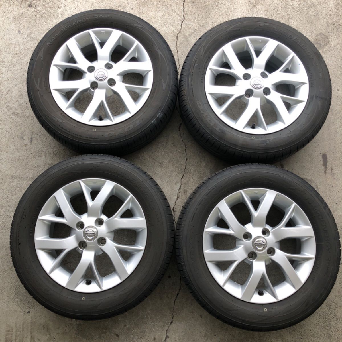 185/65R15 日産ノート サマータイヤ 純正アルミホイール