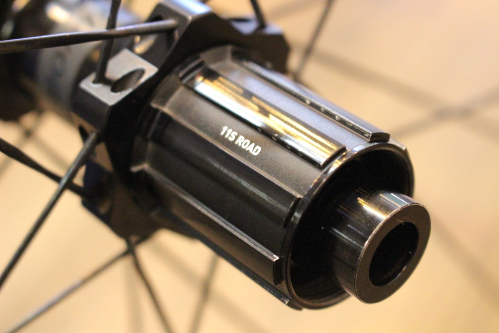 ボントレガー BONTRAGER アイオロス AEOLUS PRO 37 DISC カーボン チューブレスレディ ホイールセット シマノ 11|12S 21C 名古屋店 DECORATOM_COM_BR