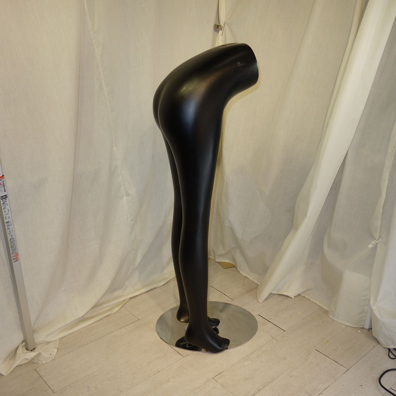 下半身マネキン ボトムマネキン アパレル 店舗 什器 ポール 高さ調節不可 脱ぎきしやすい パンツ ズボン Ｂ－Ｔｈｒｅｅ Ｍ196