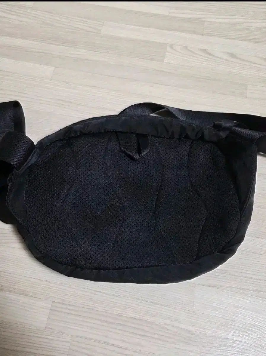 C.P. COMPANY シーピーカンパニー ナイロン クロスボディーバッグ