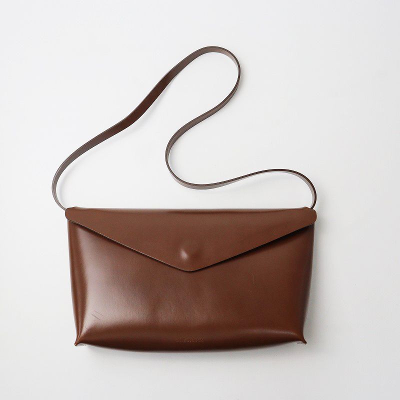 ミナペルホネン mina perhonen envelope レザー ショルダーバッグ 