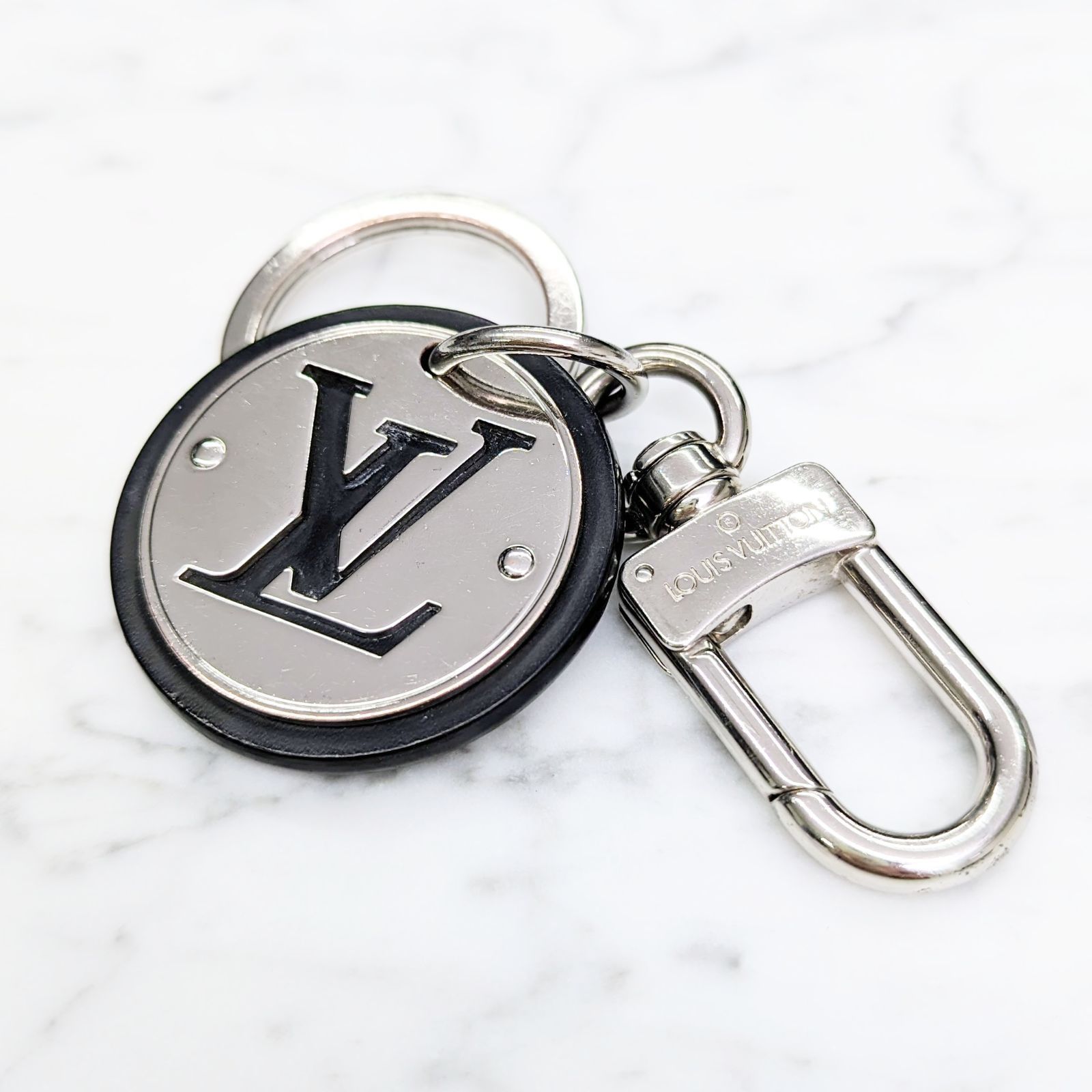 040 LOUIS VUITTON M67362 キーホルダー LVサークル-