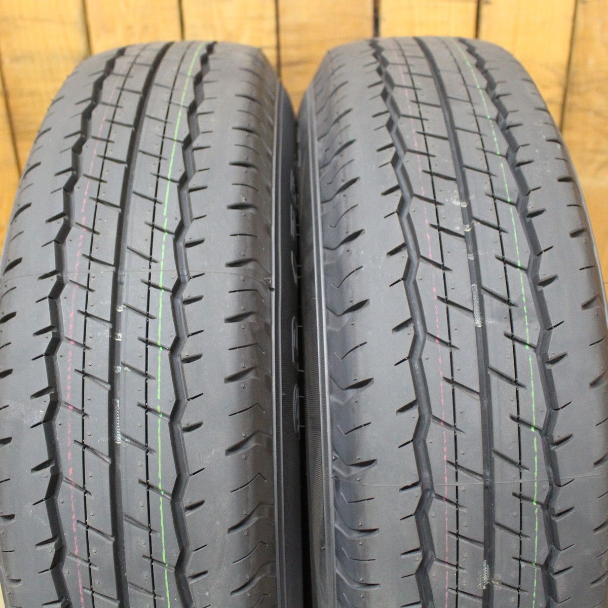 2024年製 新車外し 200系 ハイエース 純正 15インチ ダンロップ SP175N