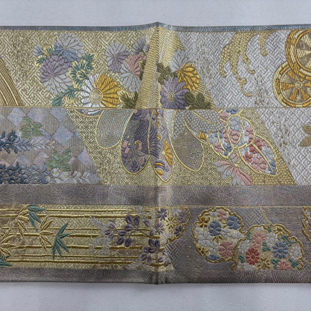 袋帯 美品 秀品 落款 菊 宝尽くし 唐織 箔 金色 六通 正絹