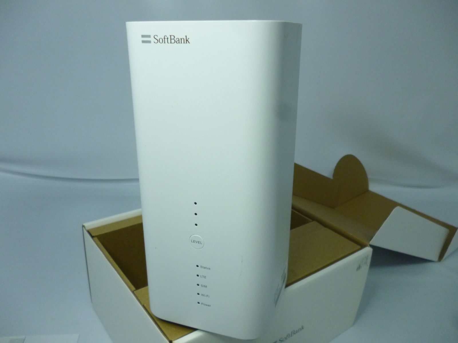SoftBank Airターミナル3 b610s-77a Wi-Fiルーター Airターミナル 3 SoftBank B610s-77a ホワイト