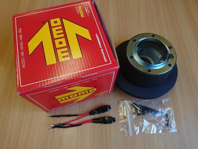 MOMOボス　BMW　E46/Z4　2012 MOMOボス BMW E46／Z4 2012 - メルカリ