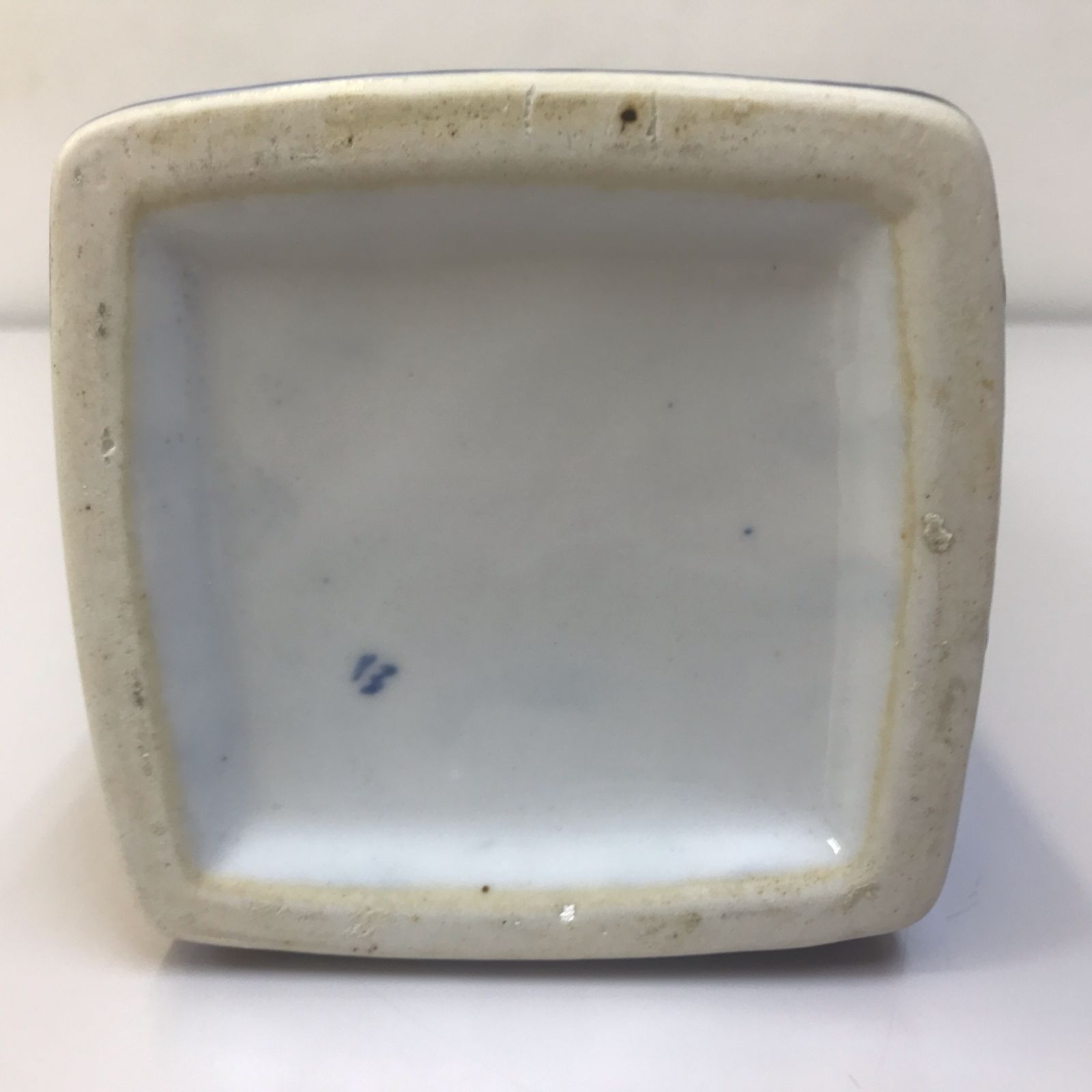 ○古伊万里 清華白磁陣史花門四角 角瓶 骨董品 中国美術 古美術 - メルカリ