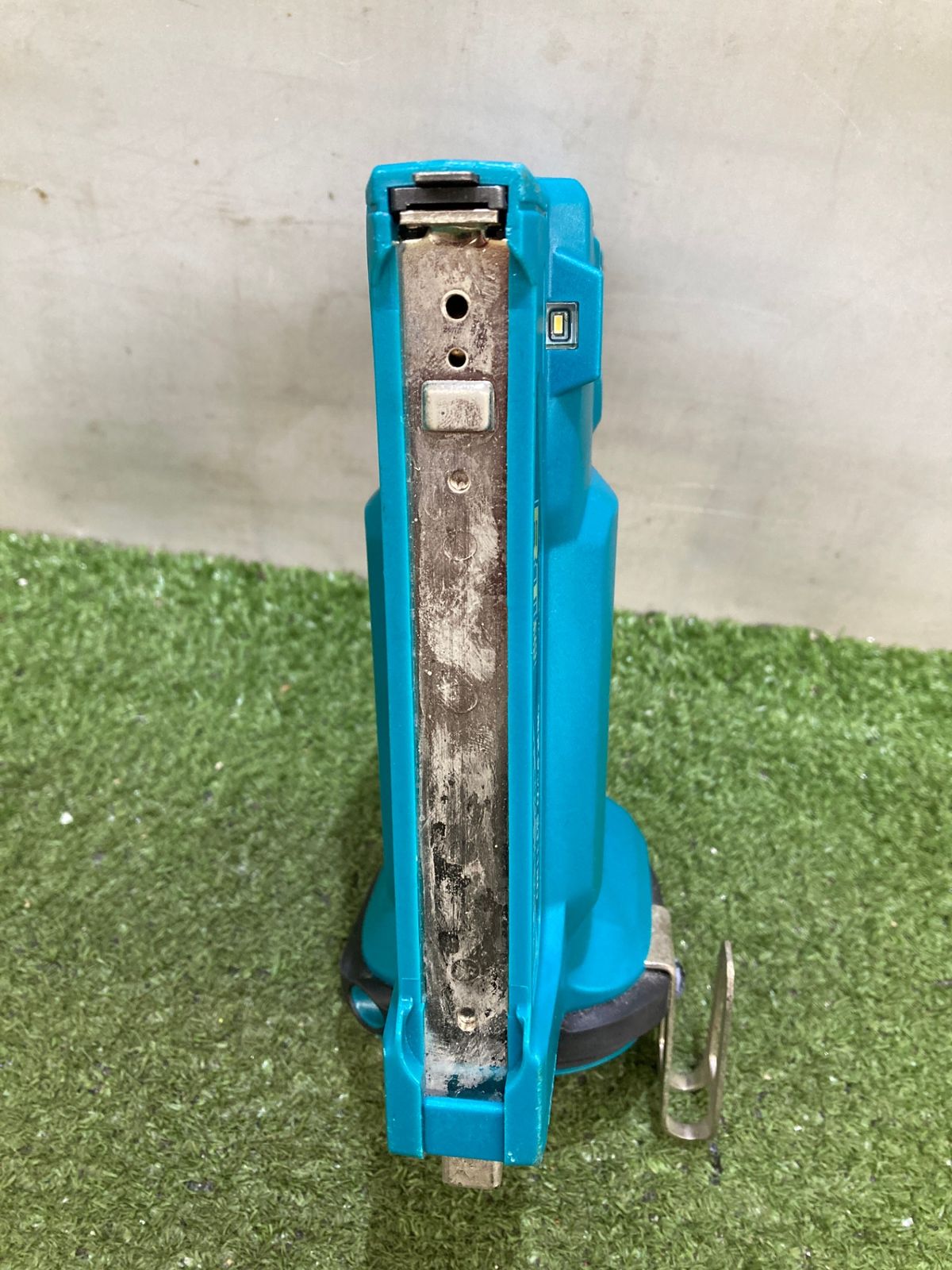 マキタ 10㎜18v充電式タッカ