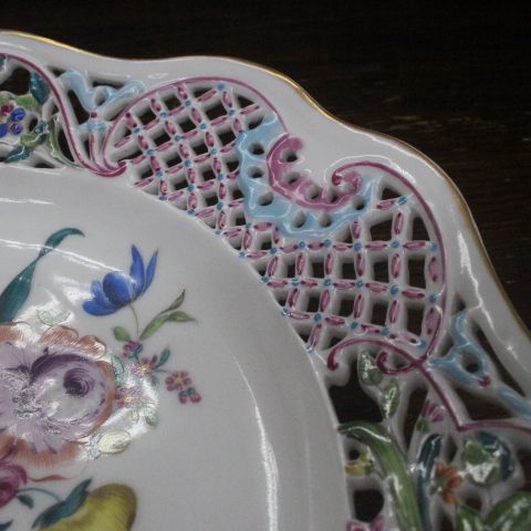 【古マイセン】マルコリーニの花／色彩に深みと陰影のある花のプレート ② 古マイセン】マルコリーニの花／色彩に深みと陰影のある花の