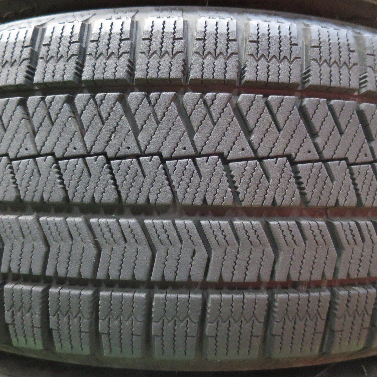 バリ溝‼️ブリヂストンスタッドレスセット2021年製215/60R17C-HR等 バリ溝‼️ブリヂストンスタッドレスセット2021年製215/60R17C-HR