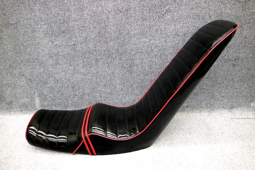 ＧＴ３８０　黒　赤　エナ　三段シート　５５ｃｍ　/ブラック レッド　前期 後期 GT380 黒 赤 エナ 三段シート 55cm /ブラック レッド