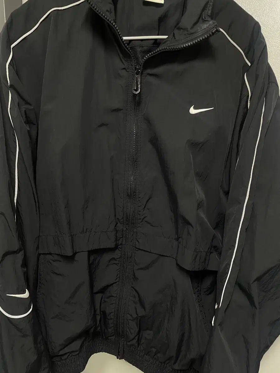 【雷市場（ポンジャン）商品韓国直送】 Nike(ナイキ） nsw ソロスウッシュ ウーブン トラックジャケット M 黒
