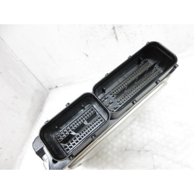 2011年 アウディ A5 ABA-8TCDNL (8) エンジンコンピューター   8K2907115P 194550 4636