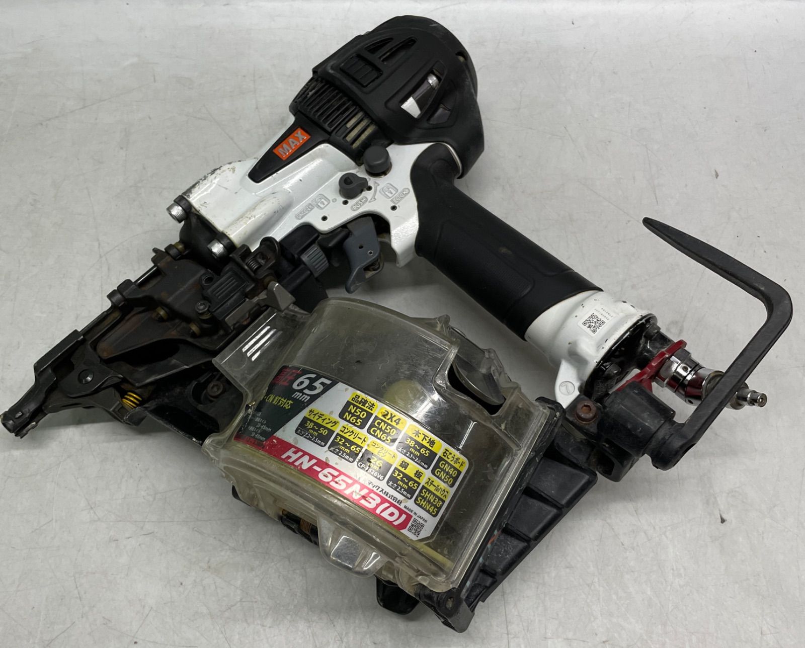 MAX 高圧 エア釘打ち機 HN-65N3 D 65mm 使用感 キズやサビ汚れあり コンプレッサーに繋いで打込み 済み エア工具 マックス |