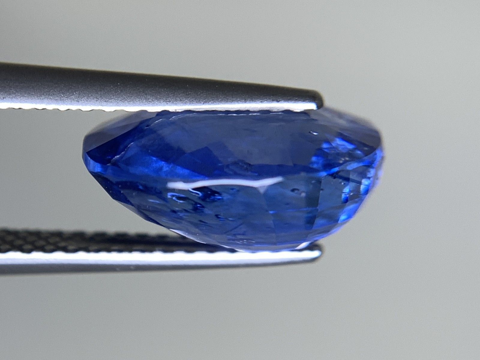 サファイア 6.91ct AIGS宝石鑑別書付き Cornflower Blue Sri Lanka  