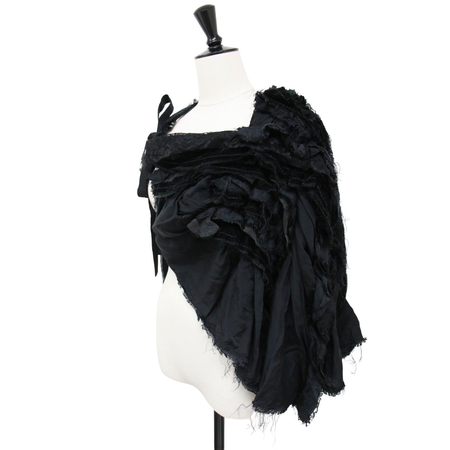 COMME des GARÇONS フリル付き黒ショール COMME des GARÇONS フリル付き黒ショール