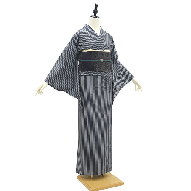 新古品】 夏物 本場大島紬 夏大島 着物 未使用 正絹 大島紬 単衣 縞 新古品】 夏物 本場大島紬 夏大島 着物 未使用 正絹 大島紬 単衣 縞