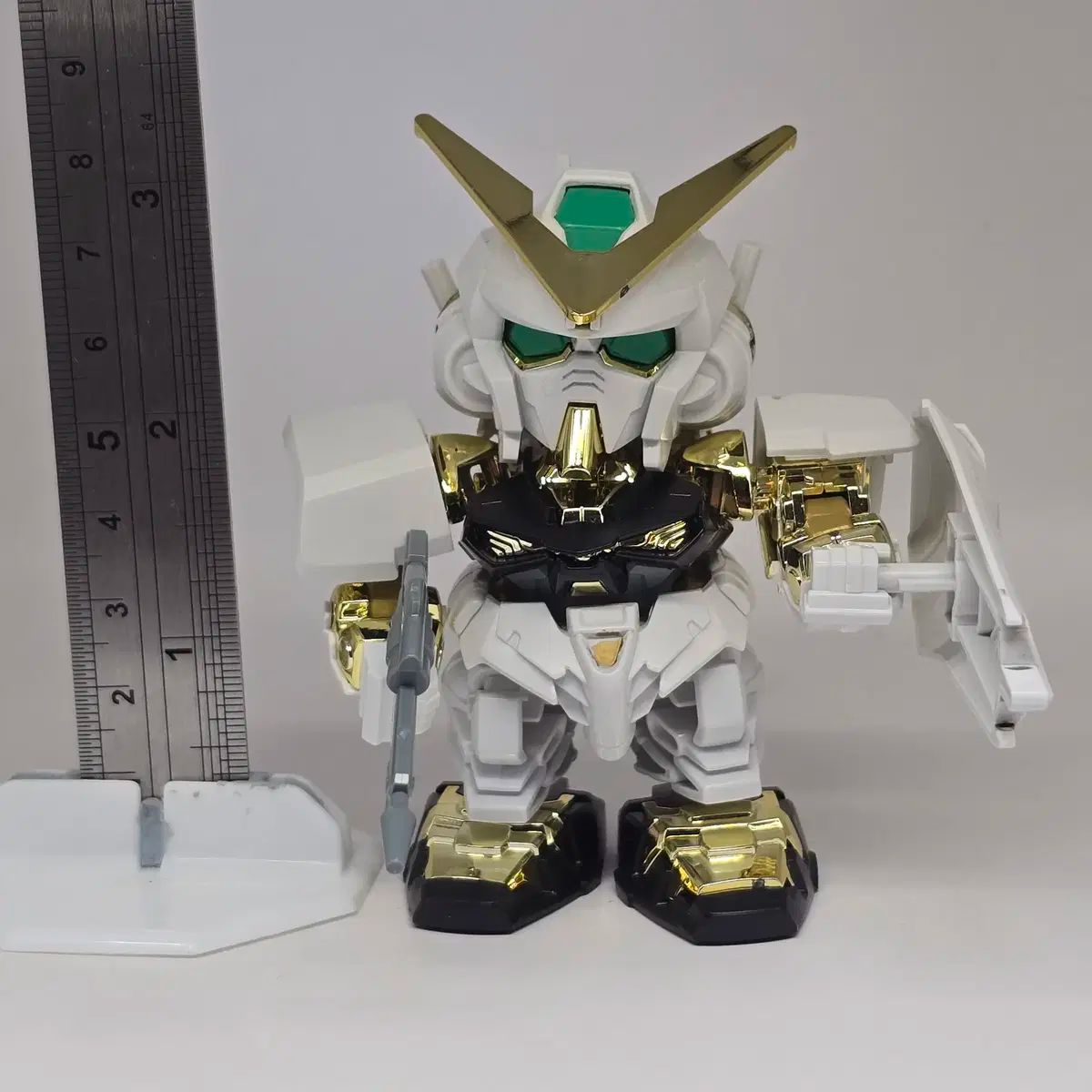 ガンダム アストレイ ゴールド フレーム 組み立て完了 ガンプラ