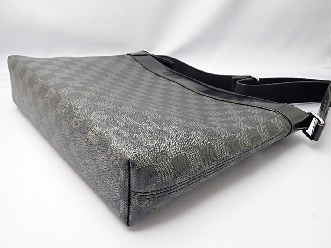 LOUIS VUITTON ルイ ヴィトン ダミエグラフィット ショルダーバッグ ミックPM N40003 シルバー金具 メッセンジャーバッグ 中古B+ 【送料無料】 A-8592【質屋出品】