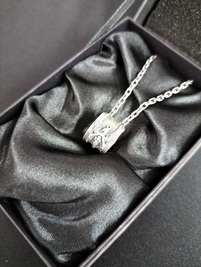 FF16ハウスロズフィールドイヤーカフペンダント　ネックレス　ジョシュアクライヴ FINAL FANTASY XVI House Rosfield Silver Ear Cuff Pendant