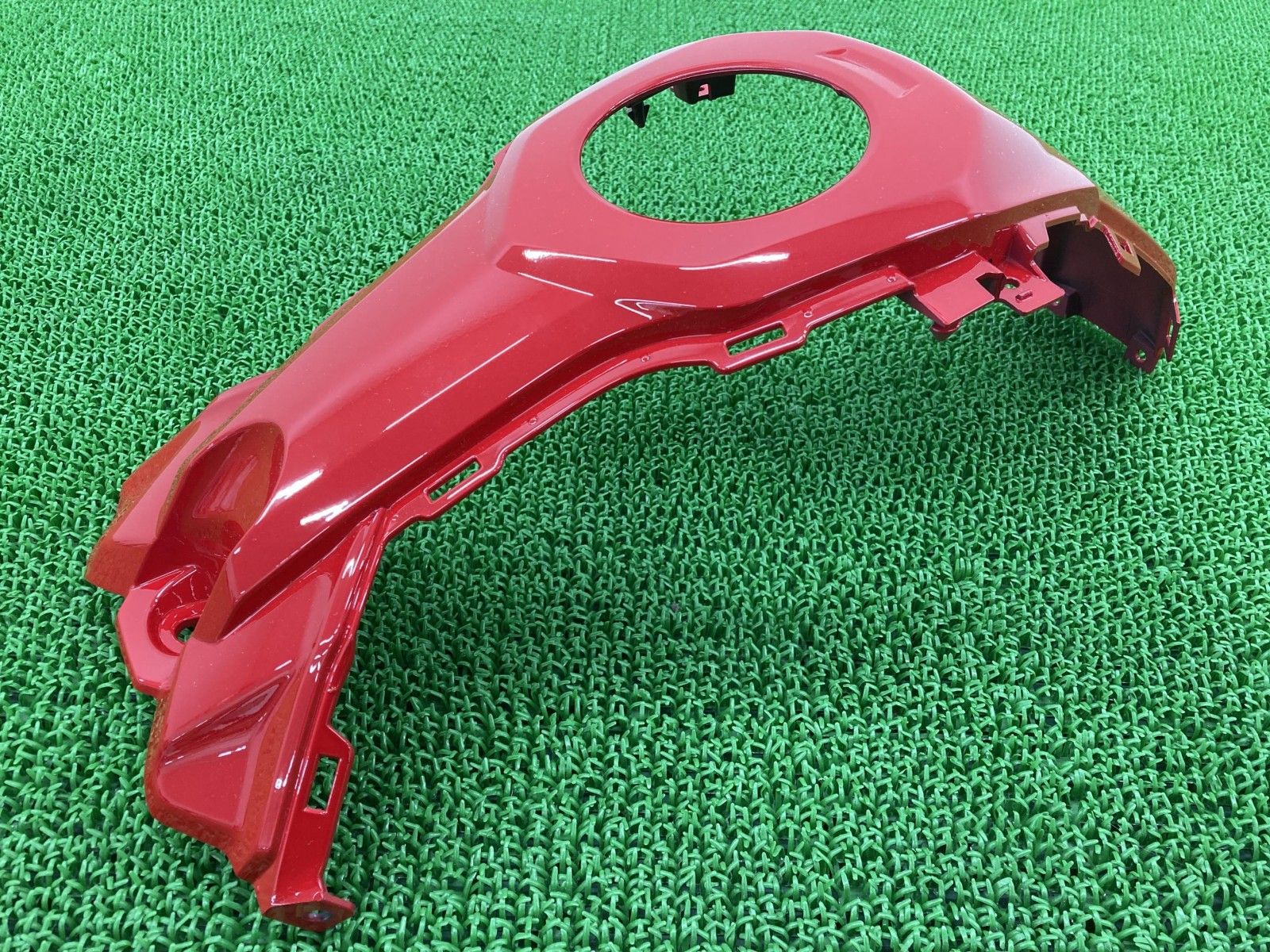 MT-25 タンクカバー 赤 B04 ヤマハ 純正 バイク 部品 RG10J