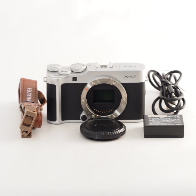 Fujifilm XA7 15-45mm ミラーレスカメラ Fujifilm X-A7 ミラーレス一眼