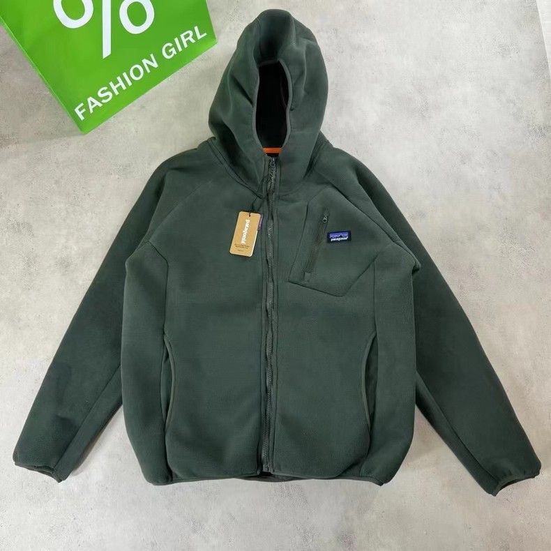 堅実な究極の PATAGONIA フード付きフリースジャケット - メルカリ ジャケット・アウター