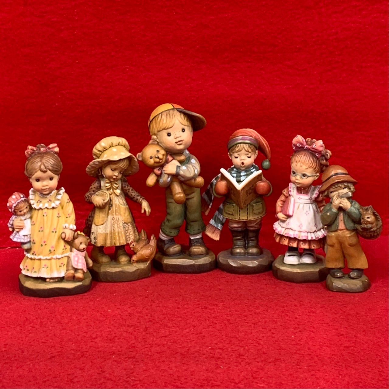 アンリ人形 木彫り フェリー・ウォルフ Spring Arrival 8.5cm Anri