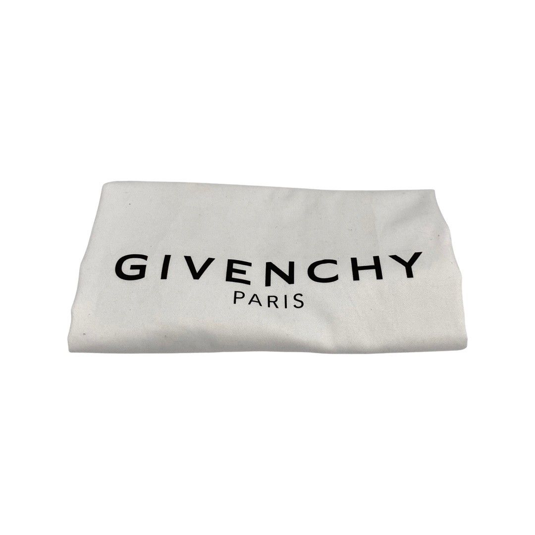 新品同様 未使用保管品 保存袋 ポーチ付 GIVENCHY ジバンシィ ロゴ