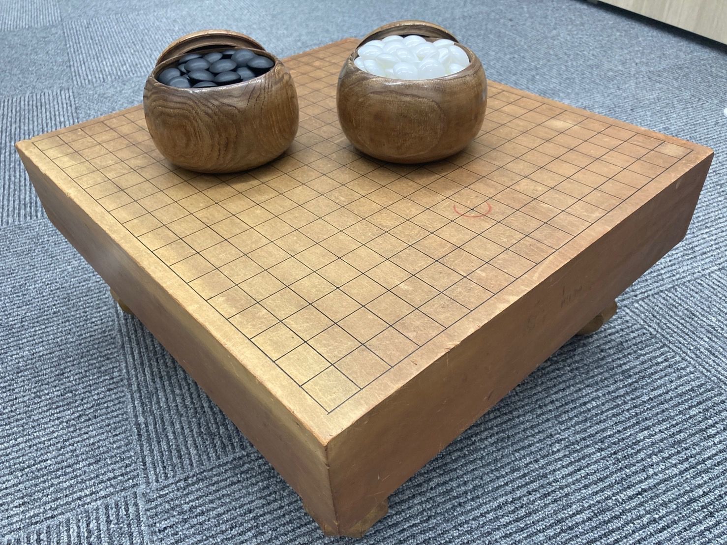 素敵でユニークな 将棋 49800→263900 2寸4分盤 未使用 国産本榧 一枚